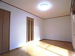 エスカローラ 105 1階1Kのリビング/ダイニング