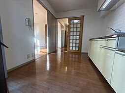 ロイヤルアヤセ 3階2Kのリビング/ダイニング