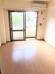 ウィン読売ランド 0101 1階ワンルームのリビング/ダイニング