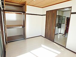 ハイテックIII番館 202. 2階1Kのリビング/ダイニング