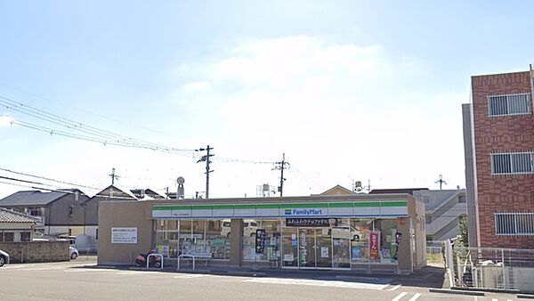 画像29:ファミリーマート和歌山六十谷駅前店 1260m