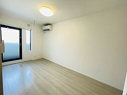 コンフォーティア 201 2階ワンルームのリビング/ダイニング