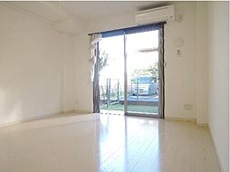 グランデフォルトゥーナ 1階ワンルームのリビング/ダイニング