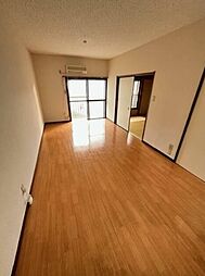 八幡Ｓハイム 2階1LDKのリビング/ダイニング