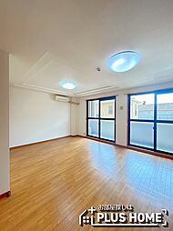 コムス・エルアール 105 1階1LDKのリビング/ダイニング