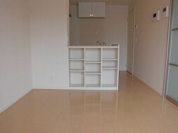 プレジール 1階1LDKのリビング/ダイニング