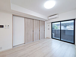 S-RESIDENCE北綾瀬awesome 3階2LDKのリビング/ダイニング