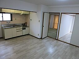 カーサ セレッソ 2階2DKのリビング/ダイニング