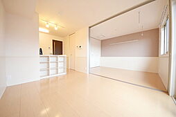 アンドミーワ 107 1階1LDKのリビング/ダイニング