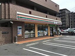 セブンイレブン横浜荏田町店 821m