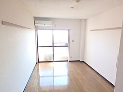 ロイヤル稲城 209. 2階1Kのリビング/ダイニング