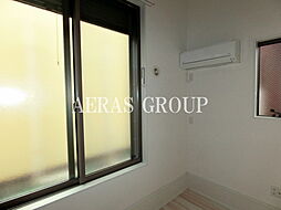 十六コート 1階ワンルームのリビング/ダイニング