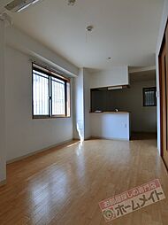 ジュノー　III 2階1LDKのリビング/ダイニング