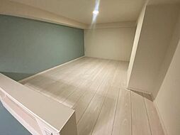 Eminence I 1階ワンルームのリビング/ダイニング