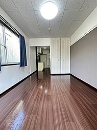 グリーンリーフ越野 203 2階1Kのリビング/ダイニング