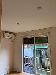 アドウビ学芸大学 B 1階ワンルームのリビング/ダイニング