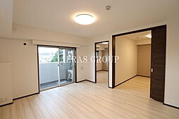 ジェノヴィア板橋東山町スカイガーデン 411 4階2LDKのリビング/ダイニング