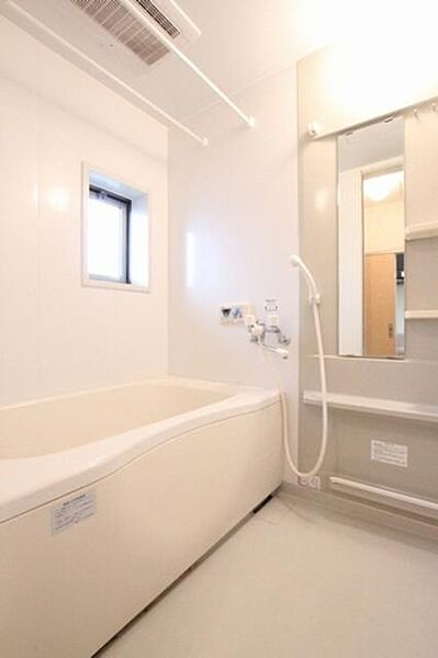画像9:◆バスルーム◆ゆったりバスタイムを満喫できる浴室です！浴室暖房乾燥機付きのお風呂です。