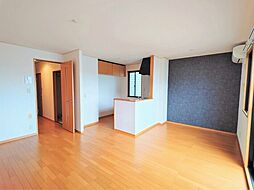 パルアモーレＢ 1階2LDKのリビング/ダイニング