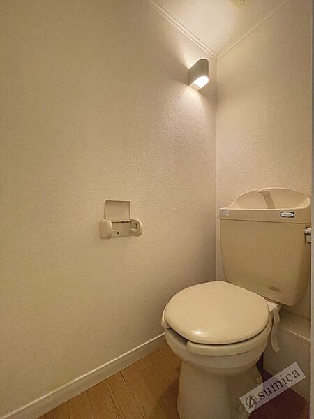 画像15:この空間なんだか落ち着きます。清潔感のあるトイレです。