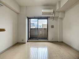 ライジングコート三宮マリーナシティ 502 5階ワンルームのリビング/ダイニング