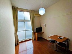 レオパレスチェリーガーデンC 1階1Kのリビング/ダイニング