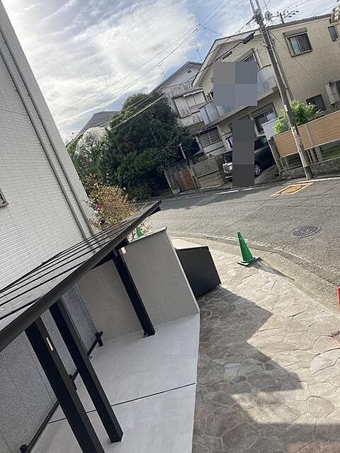 2 / 10