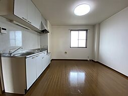 アンプルールフェールドリーミ 202 2階2DKのリビング/ダイニング