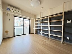 多摩都市モノレール 中央大学・明星大学駅 徒歩4分の賃貸マンション 3階1Kのリビング/ダイニング