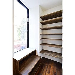 カラスヤマテラスEW 1階ワンルームのリビング/ダイニング