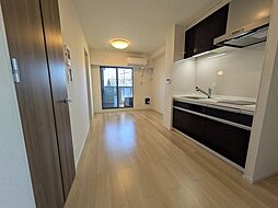 アーバンメゾン 3階1LDKのリビング/ダイニング