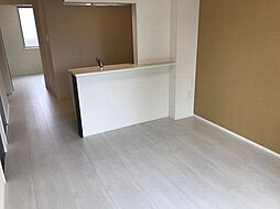 ドライバーム 1階1LDKのリビング/ダイニング