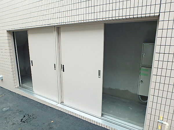 パレス東京