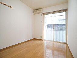 コスモス・コア喜多見 102 1階1Kのリビング/ダイニング