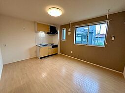 リーセント・メゾンS 2階1LDKのリビング/ダイニング