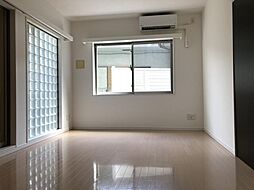 レガリア東中野レジデンスWEST 地下1階1LDKのリビング/ダイニング