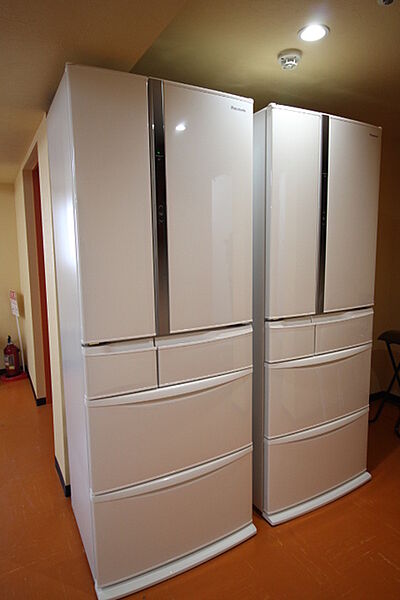 画像25:共有スペースには大きい冷蔵庫完備！