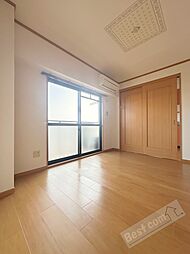 トリニティーグレース 4階1DKのリビング/ダイニング