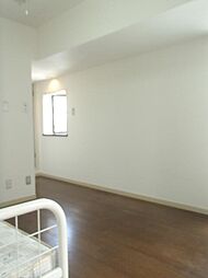 Ｑｕｅｅｎｓ Ａｃａｄｅｍｉａ 3階1Kのリビング/ダイニング