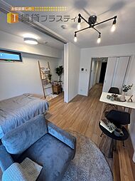 JR総武線 市川駅 徒歩4分の賃貸マンション 1階1LDKのリビング/ダイニング