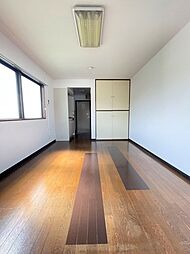 コートニュータウン 407 4階1Kのリビング/ダイニング