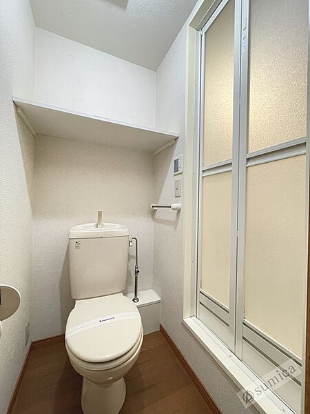 画像21:この空間なんだか落ち着きます。清潔感のあるトイレです。