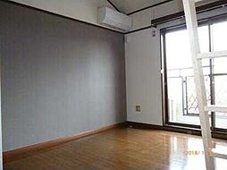 パールハイツ 102 1階ワンルームのリビング/ダイニング