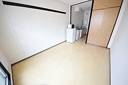 京王相模原線 京王多摩センター駅 バス8分 落合6丁目下車 徒歩6分の賃貸マンション 1階1Kのリビング/ダイニング