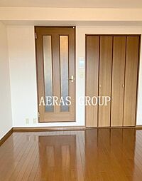 グラン・パアレ2 1階1Kのリビング/ダイニング