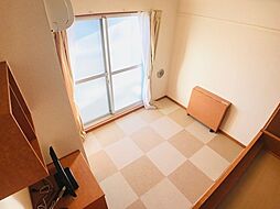 レオパレスMOANA 4階1Kのリビング/ダイニング