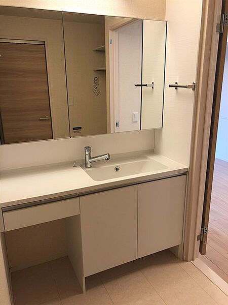 D-room西平山B棟