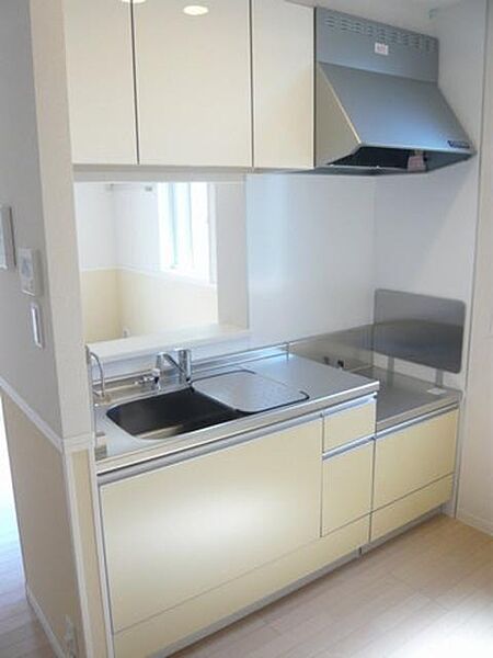 画像9:オールライドタイプキッチンでタップリとした収納スペース！食洗機置場も付いてます☆
