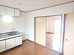 パークフルール 106 1階2DKのリビング/ダイニング