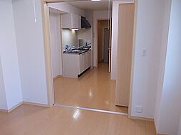 プリムローズヒル神石 1階1DKのリビング/ダイニング